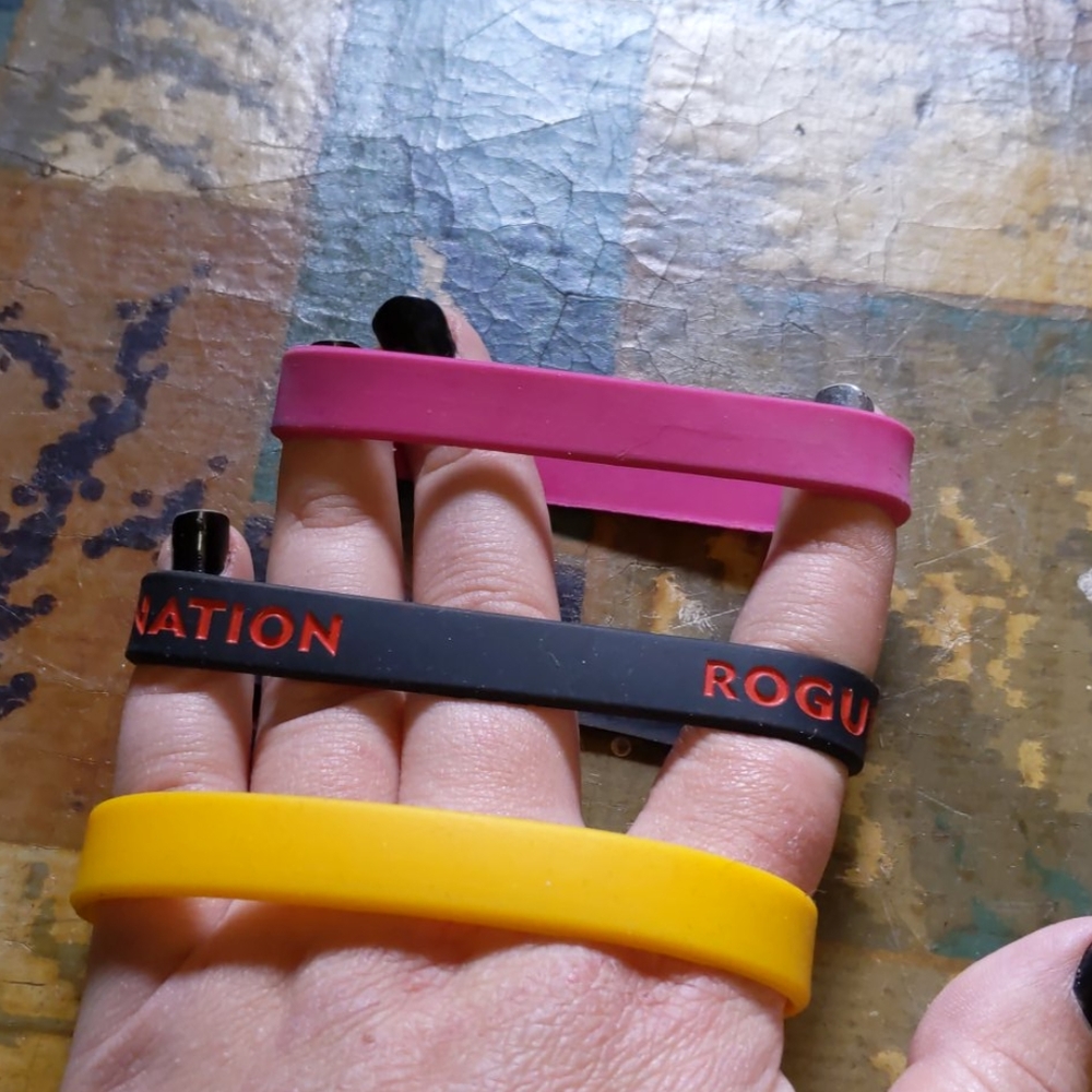 Assorted rubber bracelets - Picture 3 of 3